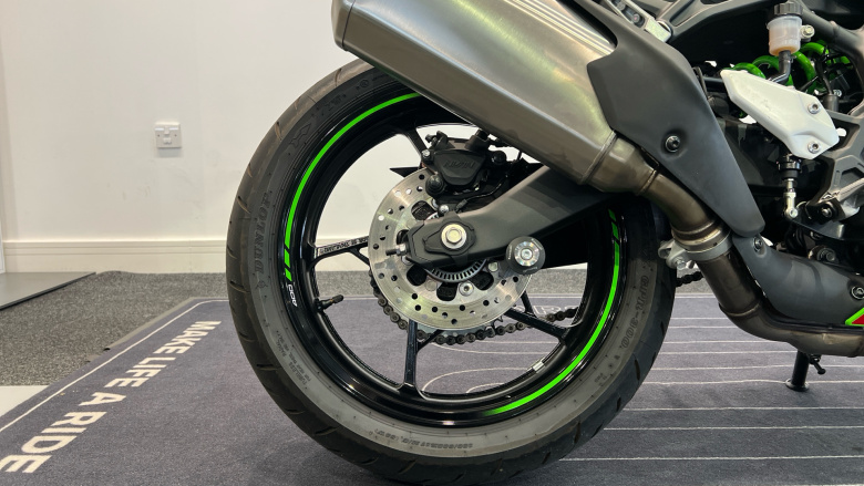 Kawasaki Ninja Zx 4 ZX400SRFNN (24MY)